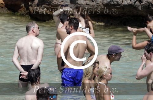 ibiza 27 juni 2016 
Stranddag van Nick en Kirsten Schilder de dag na hun trouwen bij el chirinquito.
Aanwezig oa Jan en Liza Smit Simon en Annemarie Keizer Jaap Kwakman met vriendin Aloys Buys met vriendin Jaap Reesema