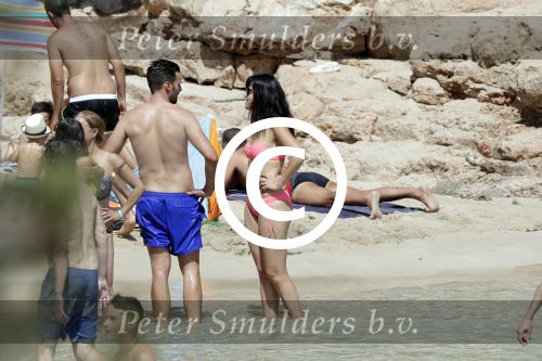 ibiza 27 juni 2016 
Stranddag van Nick en Kirsten Schilder de dag na hun trouwen bij el chirinquito.
Aanwezig oa Jan en Liza Smit Simon en Annemarie Keizer Jaap Kwakman met vriendin Aloys Buys met vriendin Jaap Reesema