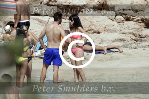 ibiza 27 juni 2016 
Stranddag van Nick en Kirsten Schilder de dag na hun trouwen bij el chirinquito.
Aanwezig oa Jan en Liza Smit Simon en Annemarie Keizer Jaap Kwakman met vriendin Aloys Buys met vriendin Jaap Reesema