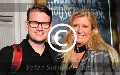 Amsterdam, 18 Augustus 2016
Premiere Hans Klok in Carre, House of Horror.
Pamela Boltini met zoon