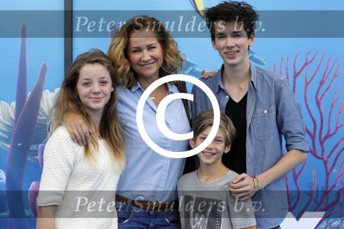 Amsterdam 22 juni 2016 
Premiere finding Dory in theater Amsterdam. paulien Huizinga met haar kinderen Paul Myrthe en Pieter