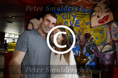 Amsterdam 25 augustus 2016
Peter Aerts met zijn vrouw Esther bij the harbour club cafe tijdens interview met Annette de Vries via Hollywood Productions