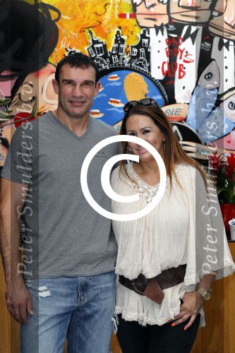 Amsterdam 25 augustus 2016
Peter Aerts met zijn vrouw Esther bij the harbour club cafe tijdens interview met Annette de Vries via Hollywood Productions
