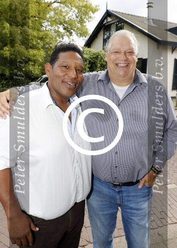 Blaricum 6 september 2016
Surprise party voor Willibrord Frequin zijn 75e verjaardag bij  Moeke Spijstra.
Zijn vriendin kinderen en kleinkinderen zijn natuurlijk aanwezig. Quintis Ristie (veel afgevallen) met Martin