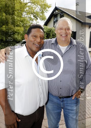 Blaricum 6 september 2016
Surprise party voor Willibrord Frequin zijn 75e verjaardag bij  Moeke Spijstra.
Zijn vriendin kinderen en kleinkinderen zijn natuurlijk aanwezig. Quintis Ristie (veel afgevallen) met Martin