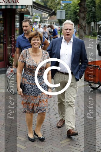 Blaricum 6 september 2016
Surprise party voor Willibrord Frequin zijn 75e verjaardag bij  Moeke Spijstra.
Zijn vriendin kinderen en kleinkinderen zijn natuurlijk aanwezig. Rita Verdonk met man