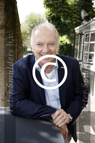 Blaricum 6 september 2016
Surprise party voor Willibrord Frequin zijn 75e verjaardag bij  Moeke Spijstra.
Zijn vriendin kinderen en kleinkinderen zijn natuurlijk aanwezig. Ronnie Tober en Jan Jochems
