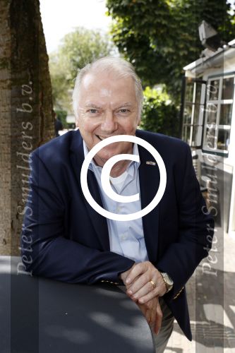 Blaricum 6 september 2016
Surprise party voor Willibrord Frequin zijn 75e verjaardag bij  Moeke Spijstra.
Zijn vriendin kinderen en kleinkinderen zijn natuurlijk aanwezig. Ronnie Tober en Jan Jochems