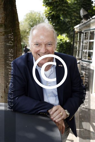 Blaricum 6 september 2016
Surprise party voor Willibrord Frequin zijn 75e verjaardag bij  Moeke Spijstra.
Zijn vriendin kinderen en kleinkinderen zijn natuurlijk aanwezig. Ronnie Tober en Jan Jochems