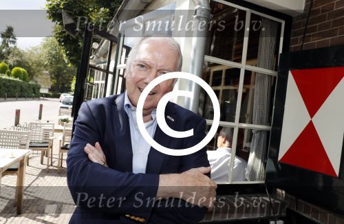 Blaricum 6 september 2016
Surprise party voor Willibrord Frequin zijn 75e verjaardag bij  Moeke Spijstra.
Zijn vriendin kinderen en kleinkinderen zijn natuurlijk aanwezig. Ronnie Tober en Jan Jochems