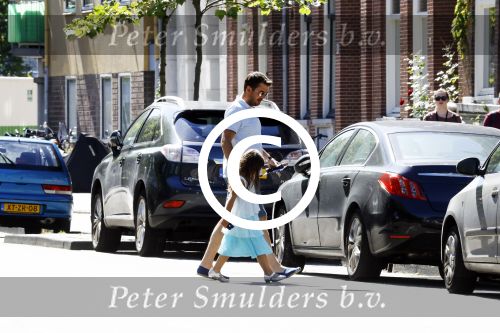 Amsterdam 23 augustus 2016 
Ruben Nicolai met zijn dochter op straat
