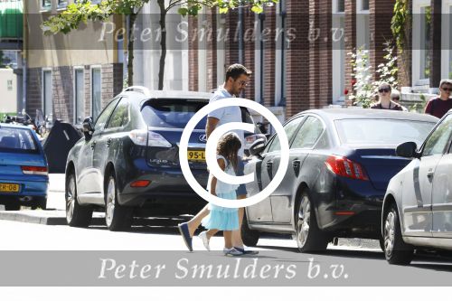 Amsterdam 23 augustus 2016 
Ruben Nicolai met zijn dochter op straat