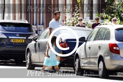 Amsterdam 23 augustus 2016 
Ruben Nicolai met zijn dochter op straat