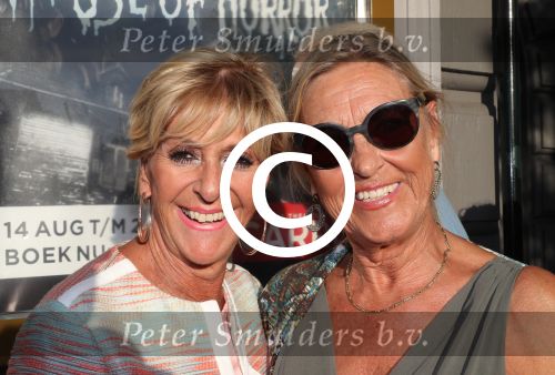 Amsterdam, 18 Augustus 2016
Premiere Hans Klok in Carre, House of Horror.
Sylvia v d Akker met een vriendin
