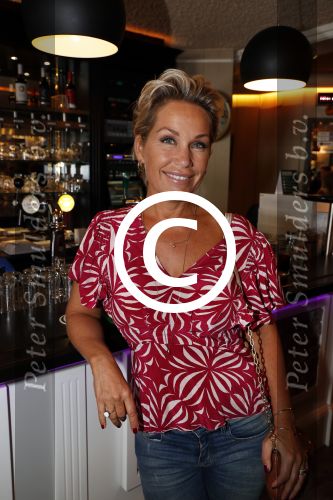 Volendam 31 augustus 2016
Presentatie 100NL in restaurant Lotje wine en dine van Jan Smit. Tanja Jess en Charly Luske