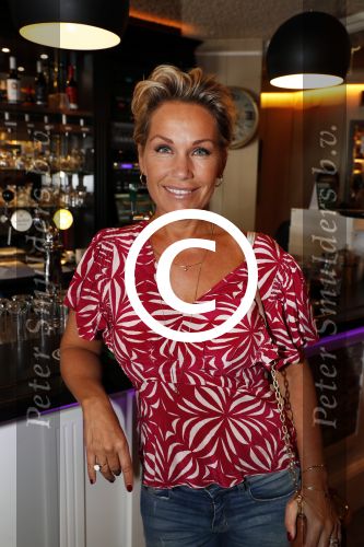 Volendam 31 augustus 2016
Presentatie 100NL in restaurant Lotje wine en dine van Jan Smit. Tanja Jess en Charly Luske