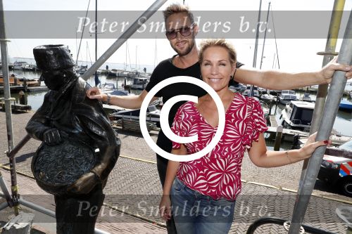 Volendam 31 augustus 2016
Presentatie 100NL in restaurant Lotje wine en dine van Jan Smit. Tanja Jess en Charly Luske