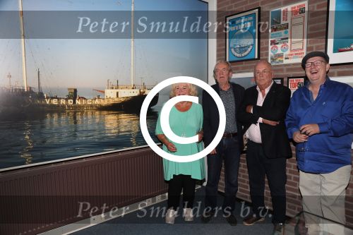 Nijkerk, 31 Augustus 2016
Opening Museum Radio Veronica 192
Tineke de Nooij met Willem v Kooten (Joost den Draaier) en Lex Harding en Bart v Leeuwen