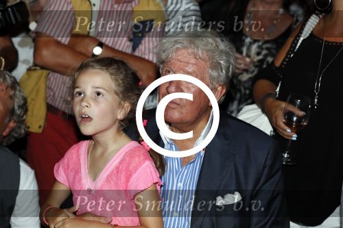 Blaricum 6 september 2016
Surprise party voor Willibrord Frequin zijn 75e verjaardag bij  Moeke Spijstra.
Zijn vriendin kinderen en kleinkinderen zijn natuurlijk aanwezig.