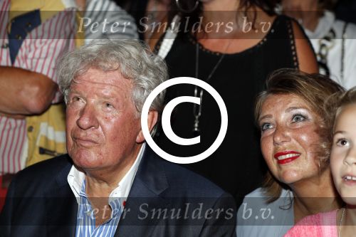 Blaricum 6 september 2016
Surprise party voor Willibrord Frequin zijn 75e verjaardag bij  Moeke Spijstra.
Zijn vriendin kinderen en kleinkinderen zijn natuurlijk aanwezig.