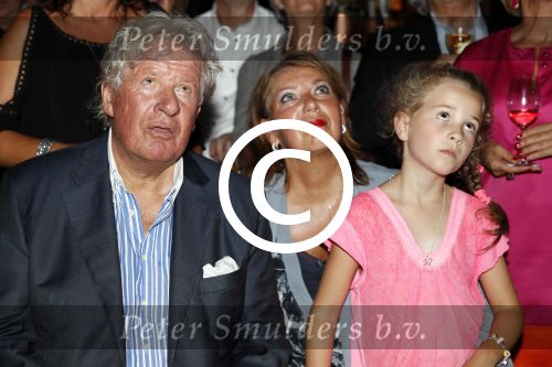Blaricum 6 september 2016
Surprise party voor Willibrord Frequin zijn 75e verjaardag bij  Moeke Spijstra.
Zijn vriendin kinderen en kleinkinderen zijn natuurlijk aanwezig.