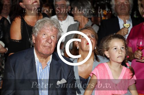 Blaricum 6 september 2016
Surprise party voor Willibrord Frequin zijn 75e verjaardag bij  Moeke Spijstra.
Zijn vriendin kinderen en kleinkinderen zijn natuurlijk aanwezig.