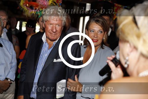 Blaricum 6 september 2016
Surprise party voor Willibrord Frequin zijn 75e verjaardag bij  Moeke Spijstra.
Zijn vriendin kinderen en kleinkinderen zijn natuurlijk aanwezig.