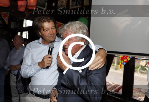 Blaricum 6 september 2016
Surprise party voor Willibrord Frequin zijn 75e verjaardag bij  Moeke Spijstra.
Zijn vriendin kinderen en kleinkinderen zijn natuurlijk aanwezig.
