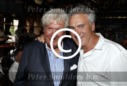 Blaricum 6 september 2016
Surprise party voor Willibrord Frequin zijn 75e verjaardag bij  Moeke Spijstra.
Zijn vriendin kinderen en kleinkinderen zijn natuurlijk aanwezig. Willibrord met Jeroen Jorna