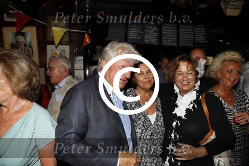 Blaricum 6 september 2016
Surprise party voor Willibrord Frequin zijn 75e verjaardag bij  Moeke Spijstra.
Zijn vriendin kinderen en kleinkinderen zijn natuurlijk aanwezig.