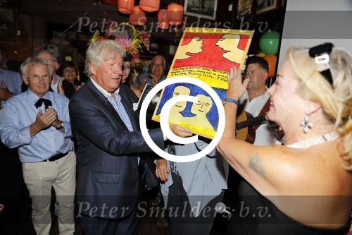 Blaricum 6 september 2016
Surprise party voor Willibrord Frequin zijn 75e verjaardag bij  Moeke Spijstra.
Zijn vriendin kinderen en kleinkinderen zijn natuurlijk aanwezig. Viola Holt