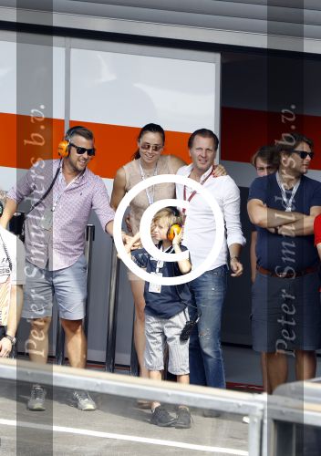 Spa Francorchamps 28 augustus 2016
Winston Gerschtanowitz met zijn zoon Julian op bezoek bij de F1. Hij was met Michiel Mol en zijn vriendin Marloes Mens