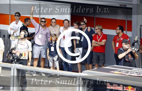 Spa Francorchamps 28 augustus 2016
Winston Gerschtanowitz met zijn zoon Julian op bezoek bij de F1. Hij was met Michiel Mol en zijn vriendin Marloes Mens