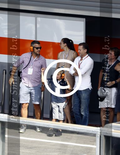 Spa Francorchamps 28 augustus 2016
Winston Gerschtanowitz met zijn zoon Julian op bezoek bij de F1. Hij was met Michiel Mol en zijn vriendin Marloes Mens