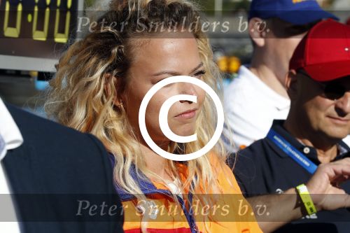 Amsterdam 3 september 2017  
ALS Cityswim in de amsterdamse grachten. Johnny de Mol jr en Rick Brandsteder zemmen met Ralph en Carlijn de Vies en hun kinderen  zoon Daniel en  hun dochter