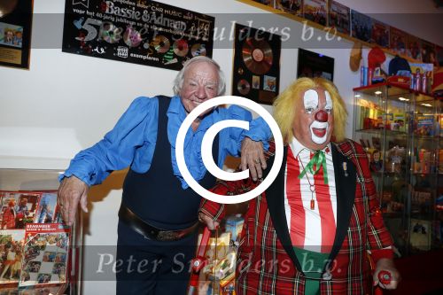 Vlaardingen 7 juli 2017
Opening Bassie en Adriaan museum met Bas en Aad v Toor. Ze hebben ook allebei een boek geschreven.