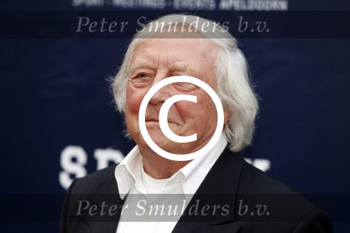 Apeldoorn 2 september 2017
Premiere Spaak in Omnisport . De hoofdrollen worden oa gespeeld door Tim Douwsma Aart Staartjes en Saskia Elise. Steven de Jong is de producent