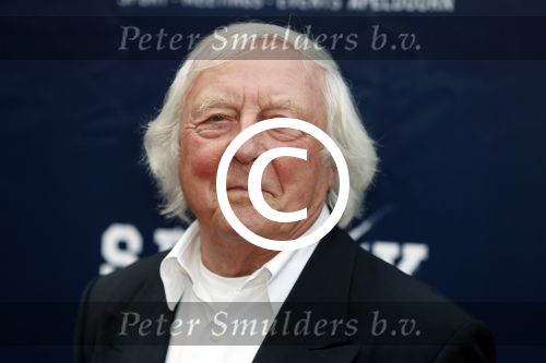 Apeldoorn 2 september 2017
Premiere Spaak in Omnisport . De hoofdrollen worden oa gespeeld door Tim Douwsma Aart Staartjes en Saskia Elise. Steven de Jong is de producent