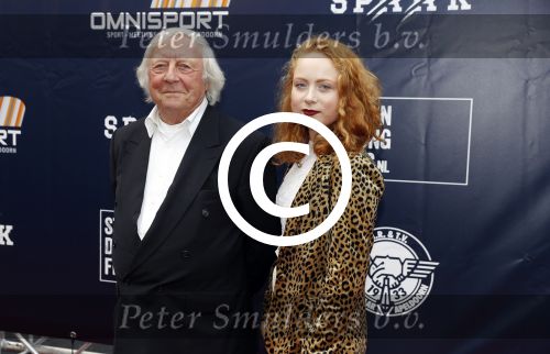 Apeldoorn 2 september 2017
Premiere Spaak in Omnisport . De hoofdrollen worden oa gespeeld door Tim Douwsma Aart Staartjes en Saskia Elise. Steven de Jong is de producent