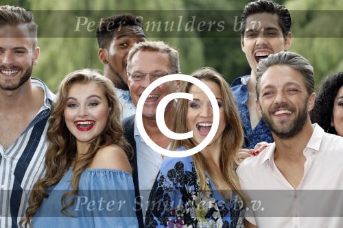 Amsterdam 6 september 2017
Perspresentatie van de musical On Your Feet bij strand Zuid. De cast met oa Ellen Evers, Jim Bakkum, Vajen van den Bosch, Albert Verlinde Nurlaila Kareem en  Tommie Christiaan