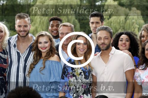 Amsterdam 6 september 2017
Perspresentatie van de musical On Your Feet bij strand Zuid. De cast met oa Ellen Evers, Jim Bakkum, Vajen van den Bosch, Albert Verlinde Nurlaila Kareem en  Tommie Christiaan