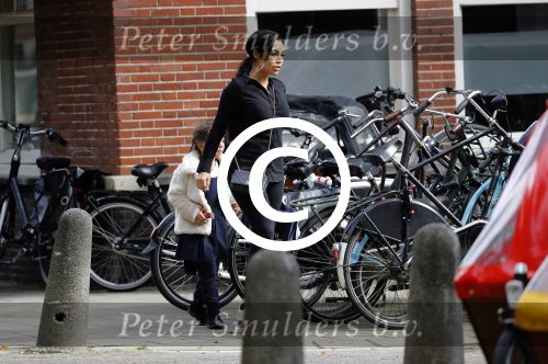 Amsterdam 20 september 2017 
Amanda Balk met haar dochtertje Vegas in amsterdam
