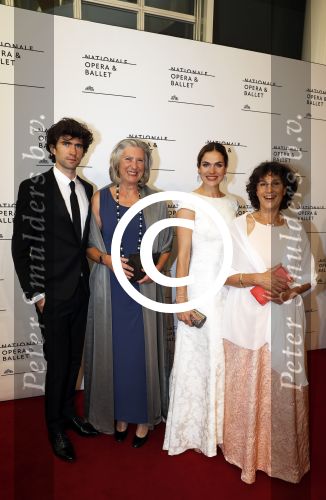 Amsterdam 11 september 2017 
Premiere Nationa Ballet in de stopera. Benja Bruijning met moeder en Anna Drijver met moeder