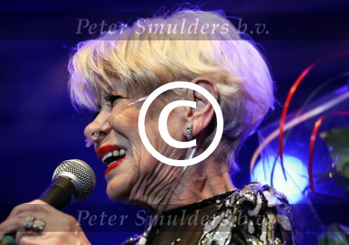 Weert, 26 Augustus 2017
Laatste optreden Anneke Gronloh met zuurstofslangetje in haar neus en zuurstoffles in rolstoel