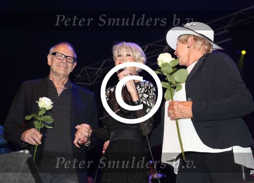 Weert, 26 Augustus 2017
Laatste optreden Anneke Gronloh met zuurstofslangetje in haar neus en zuurstoffles in rolstoel
