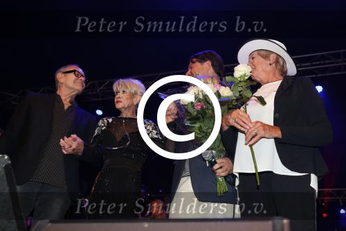Weert, 26 Augustus 2017
Laatste optreden Anneke Gronloh met zuurstofslangetje in haar neus en zuurstoffles in rolstoel