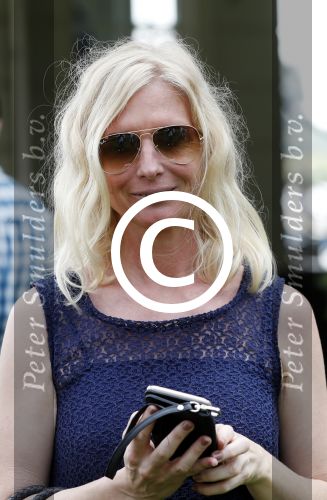 Warmond 7 juli 2017
Koninklijk fotouurtje in Warmond . Koning Willem Alexander Koningin Maxima prionses Amalia Ariane en Alexia komen aanvaren met een sloep. Annette de Vries