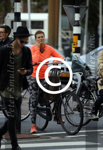 Amsterdam 1 september 2017
Anouk v Nes op de fiets in Amsterdam.