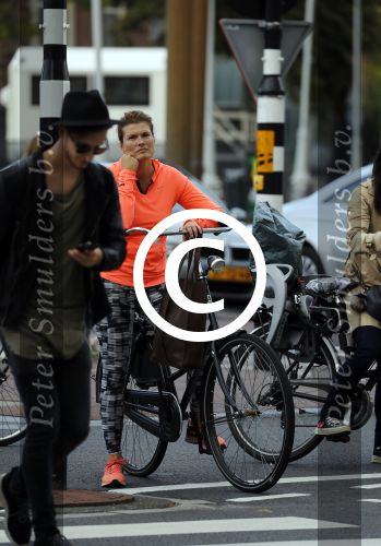 Amsterdam 1 september 2017
Anouk v Nes op de fiets in Amsterdam.