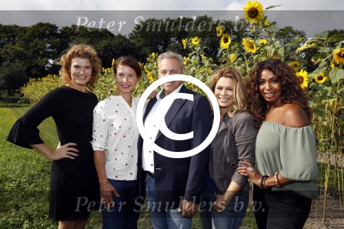 t Harde 5 september 2017
Presentatie cast Opvliegers. Antje Monteiro, Anouk van Nes, Joanne Telesford, Sandra Mattie,
Producent is  Rick Engelkes